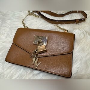 DKNY Women's Everyday Multipurpose Crossbody Handbag